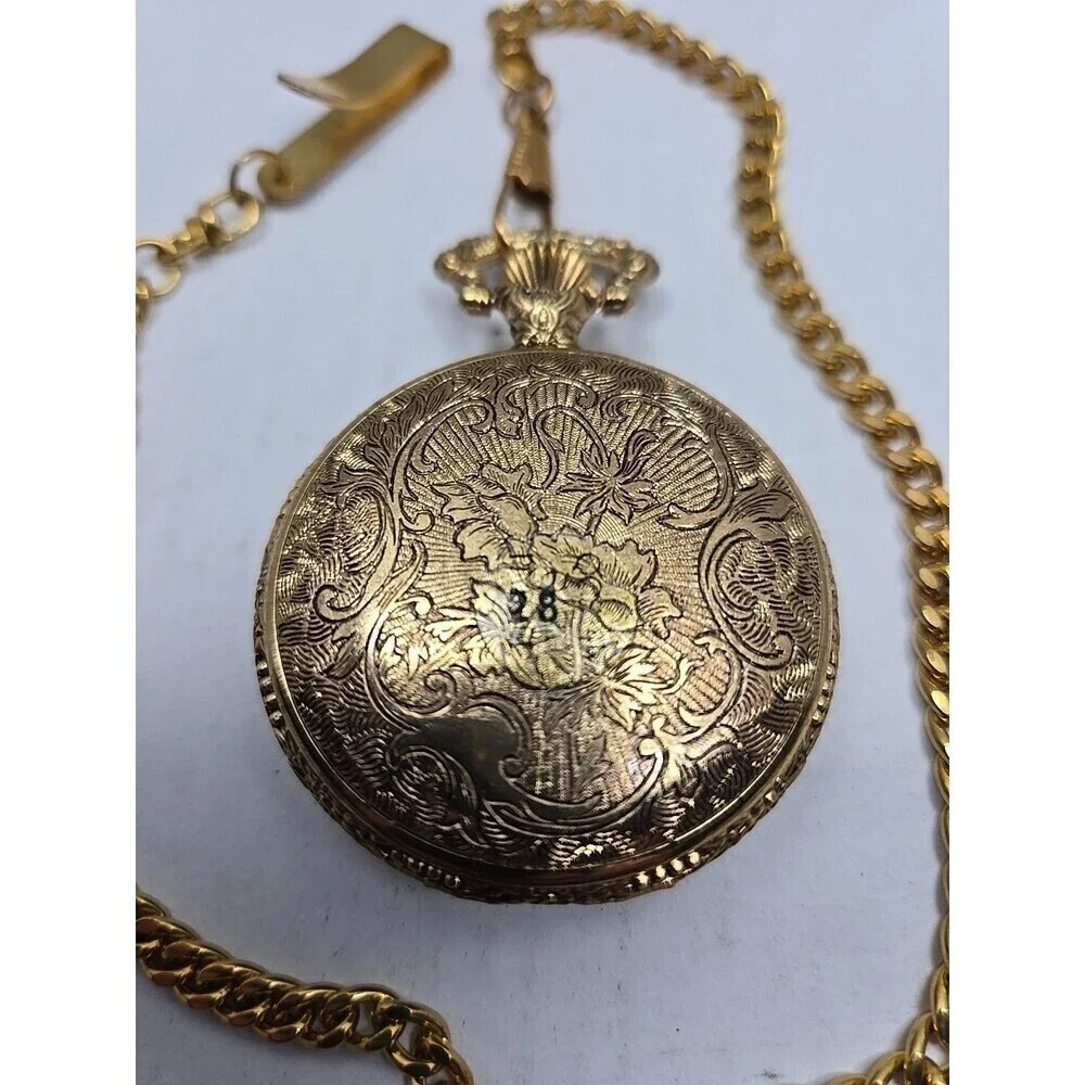 Dickies MZ Berger Gold Tone Hunting Dog Pocket Watch Quartz Japan New Battery